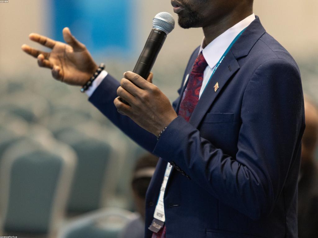 ព្រឹត្យការណ៍និងកម្មវិធី: ការរៀបចំ និងការអនុវត្តន៍