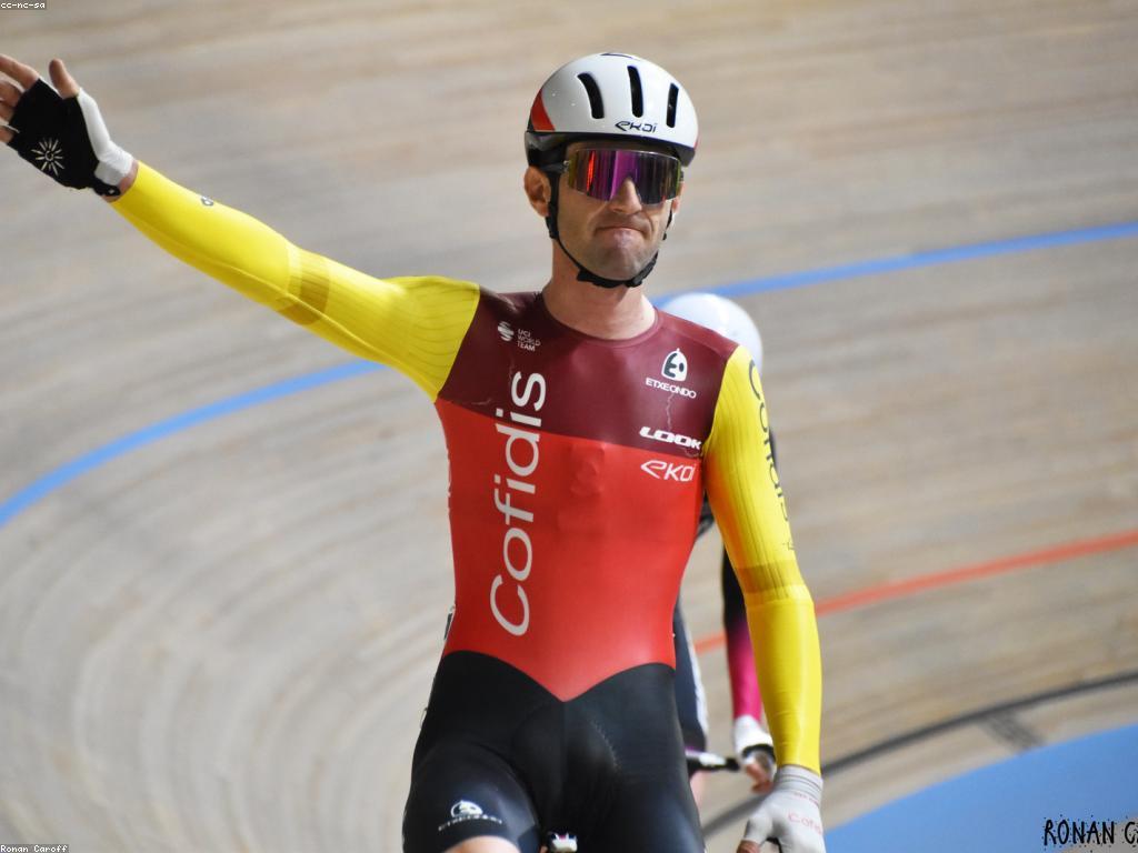 កីឡាស្លុត: ការសំរេចចិត្តនិងការអភិវឌ្ឍន៍